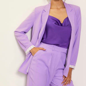 Lavender regulat fit women's pant suit with patterned lining 