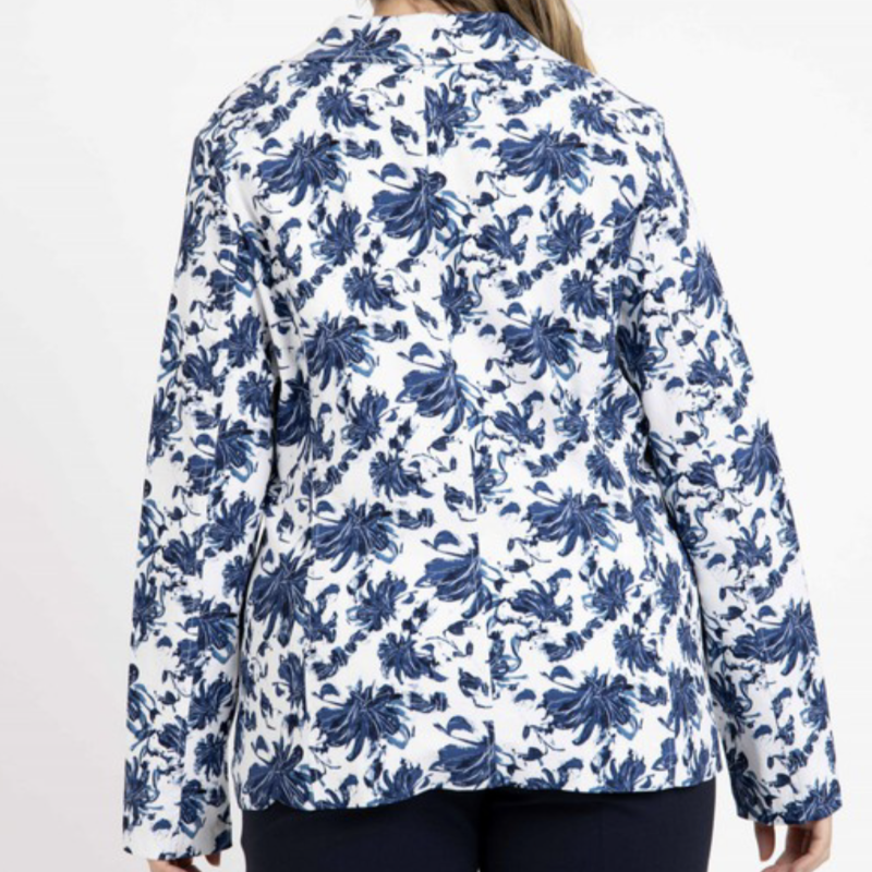 Plus-size curvy blazer fashion. Suitable for the office, professional work events, and business casual looks. Unique floral print and double-button closure with pockets